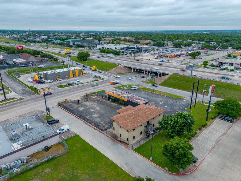 2030 S Las Vegas Trl, White Settlement, TX à vendre - Photo de l’immeuble – Image 3 sur 39