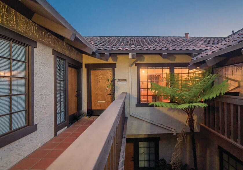 300 3rd St, Los Altos, CA à louer - Photo de l’immeuble – Image 3 sur 13