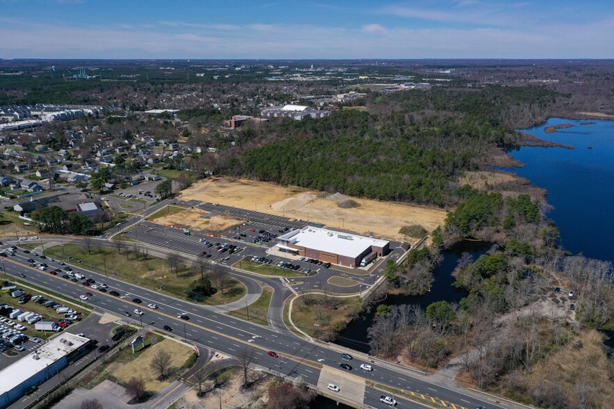 778 Route 70, Brick, NJ à louer - Photo de l’immeuble – Image 3 sur 5