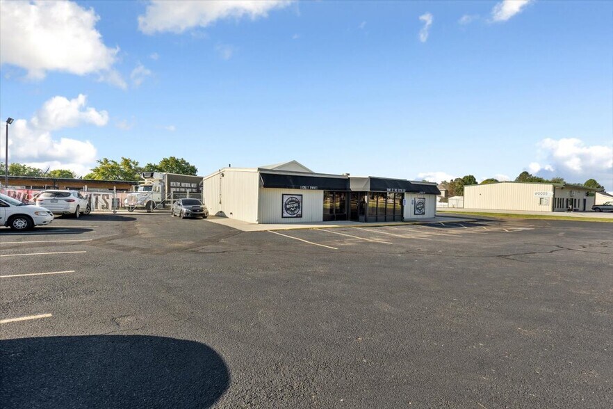 501 Veterans Memorial Hwy, Council Bluffs, IA à vendre - Photo de l’immeuble – Image 3 sur 35