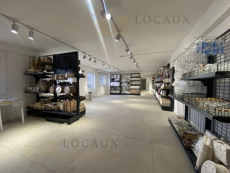 Local d'activités dans Argenteuil à vendre - Photo de l’immeuble – Image 1 sur 9