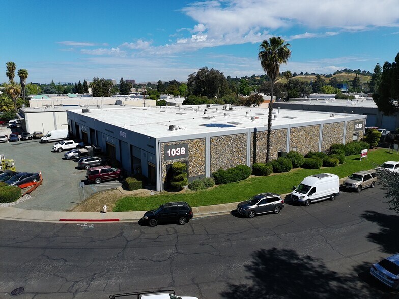 1038 Shary Cir, Concord, CA à louer - Photo de l’immeuble – Image 2 sur 5
