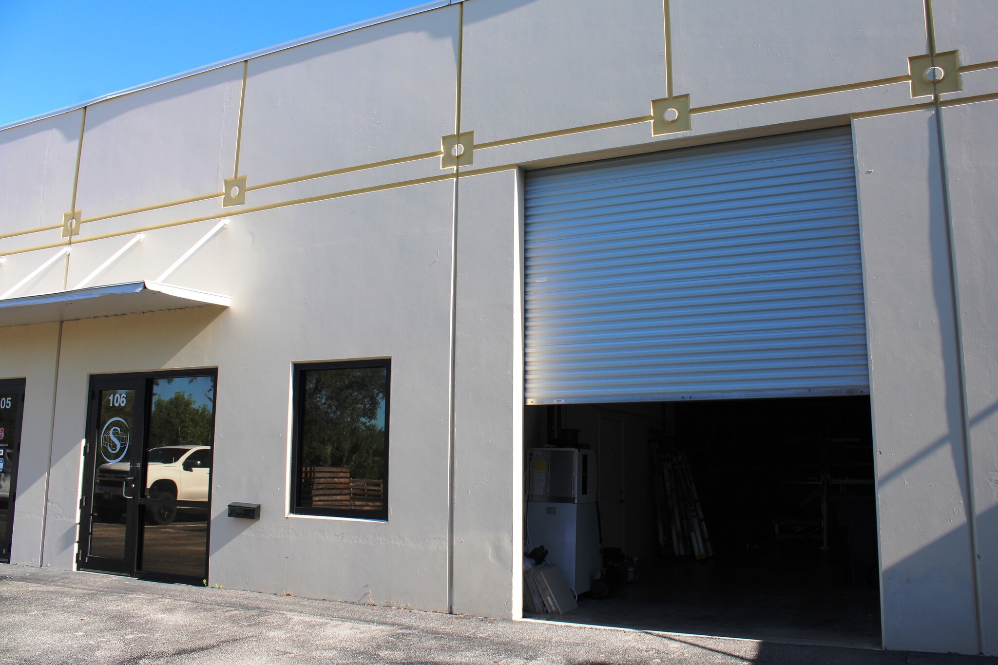 17061 Alico Commerce Ct, Fort Myers, FL à louer Photo de l’immeuble– Image 1 sur 6