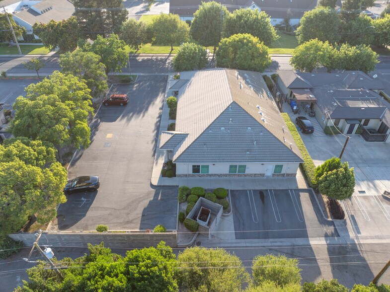 2020 Colorado Ave, Turlock, CA à vendre - Photo de l’immeuble – Image 2 sur 24