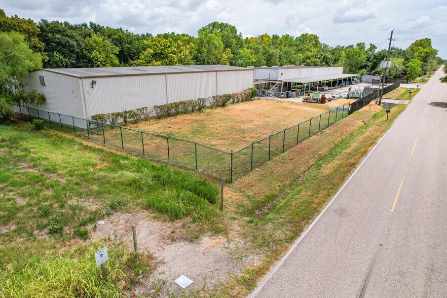 11918 Adel Rd, Houston, TX à louer - Photo de l’immeuble – Image 3 sur 16