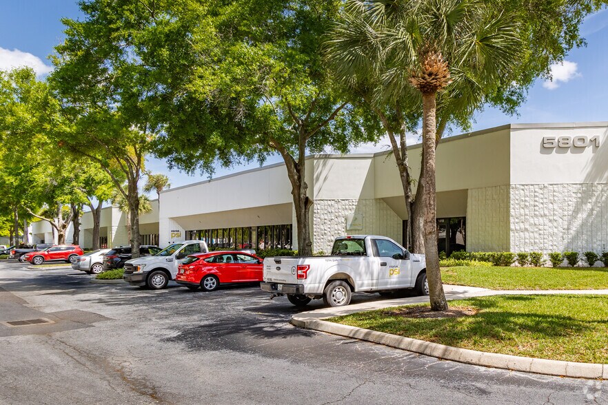 5801 Benjamin Center Dr, Tampa, FL à louer - Photo principale – Image 1 sur 6