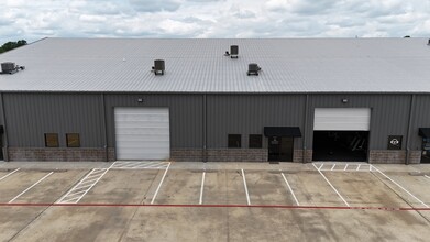 27359 W Hardy Rd, Spring, TX à louer Photo de l’immeuble– Image 1 sur 7