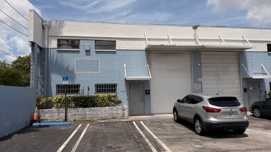 8335 NW 64th St, Medley, FL à vendre Photo intérieure– Image 1 sur 16