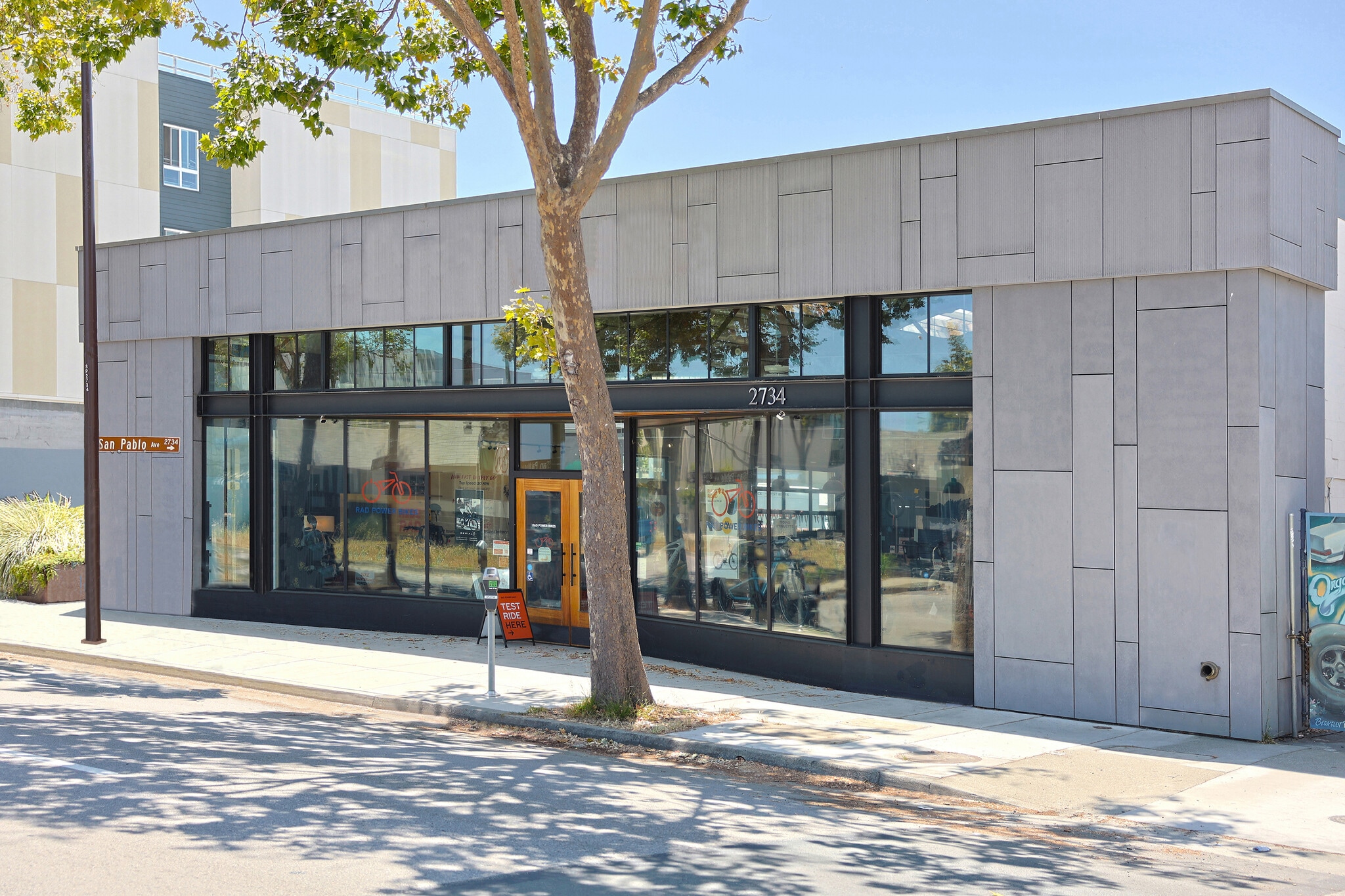 2734 San Pablo Ave, Berkeley, CA à louer Photo de l’immeuble– Image 1 sur 6