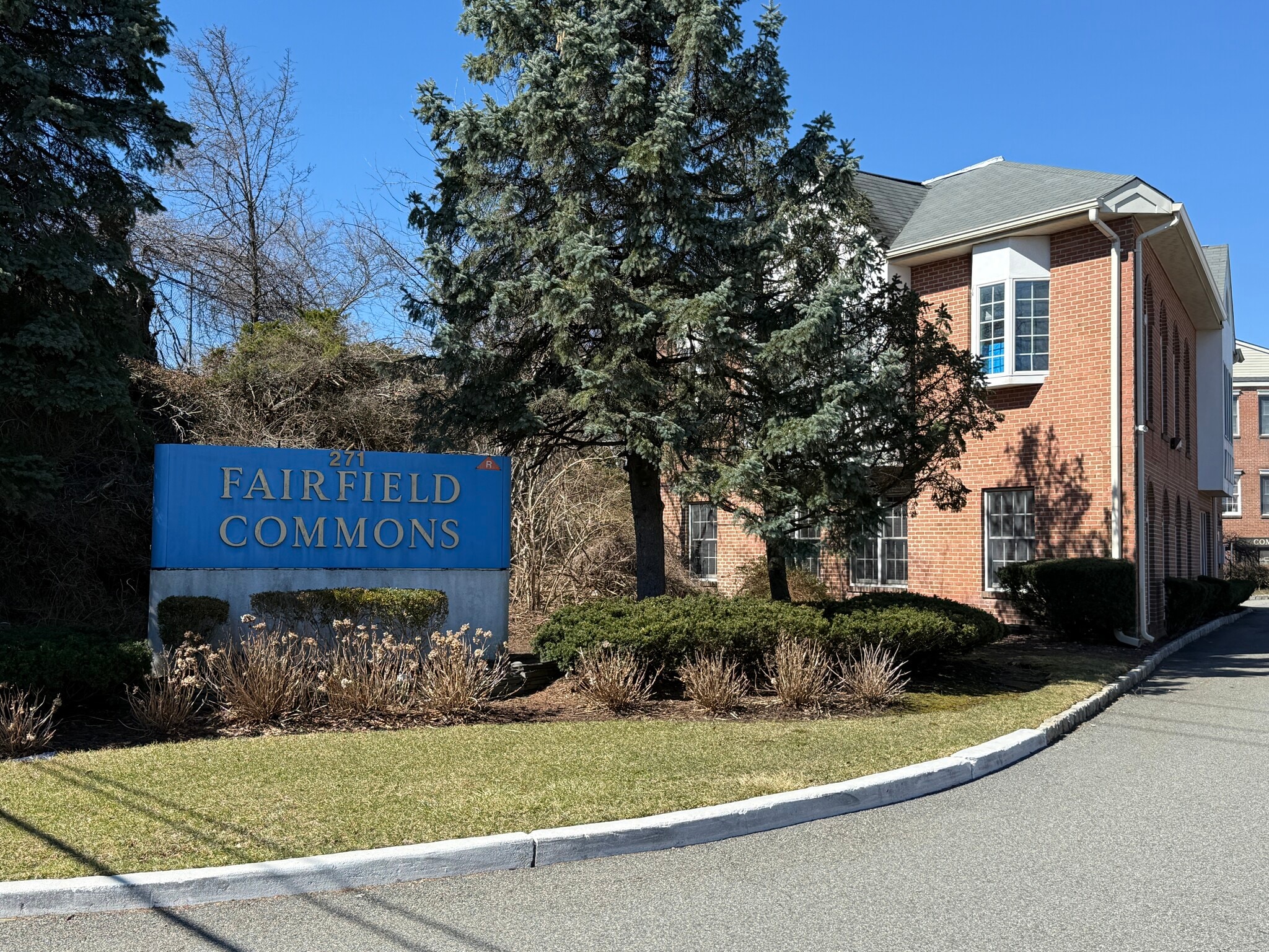 271 Route 46 W, Fairfield, NJ à louer Photo de l’immeuble– Image 1 sur 22
