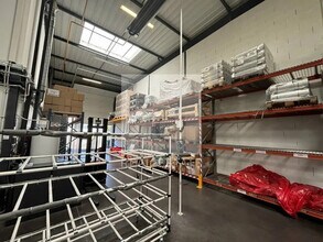 Local d'activités dans Vénissieux à vendre Photo intérieure– Image 2 sur 9