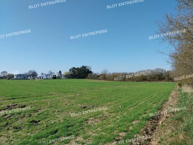 Plus de détails pour Terrain à vendre