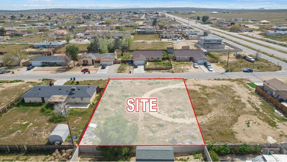 8025 Fernwood ave, California City, CA à vendre - Photo de l’immeuble – Image 3 sur 4