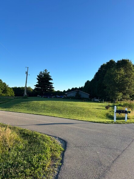 20015 Star Valley Way, Borden, IN à vendre - Photo de l’immeuble – Image 3 sur 13