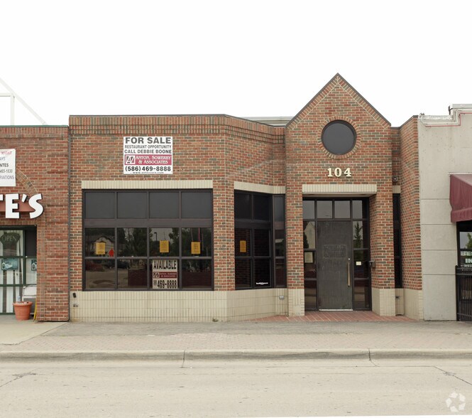 104 Macomb Pl, Mount Clemens, MI à louer - Photo principale – Image 1 sur 50