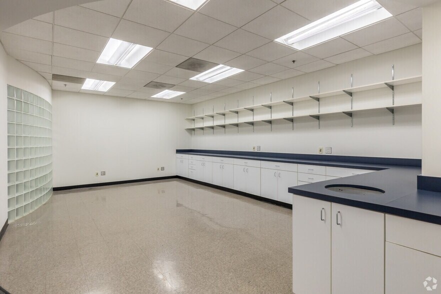 455 Kehoe Blvd, Carol Stream, IL à louer - Photo de l’immeuble – Image 3 sur 6