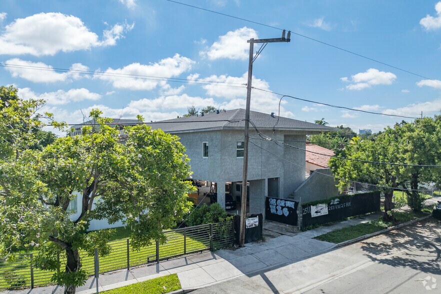 2511 NW 25th Ave, Miami, FL à vendre - Photo principale – Image 1 sur 3