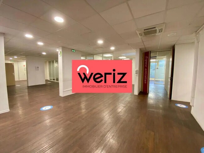 Plus de détails pour Bureau, Local commercial à louer