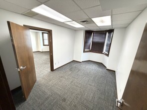 720 E Broad St, Columbus, OH à louer Photo intérieure– Image 2 sur 5