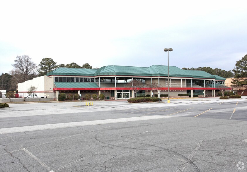 2550 S Cobb Dr SE, Smyrna, GA à louer - Photo principale – Image 2 sur 7
