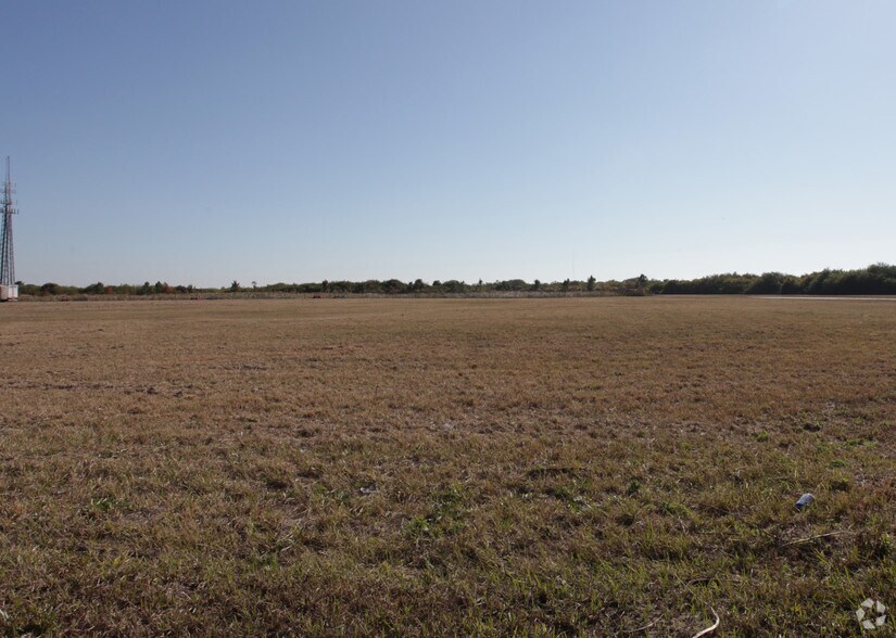 6572 Kevitt Blvd, Port Charlotte, FL à vendre - Photo principale – Image 1 sur 3