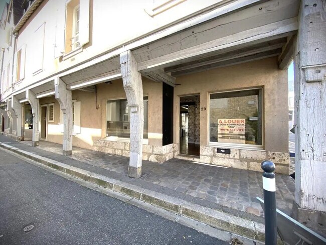 Plus de détails pour Local commercial à louer