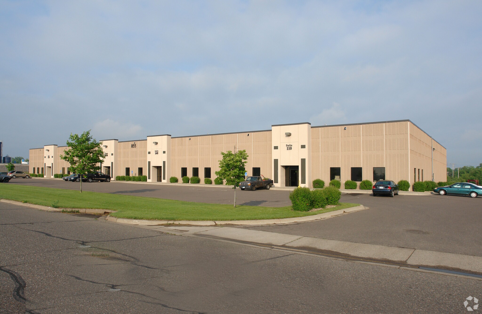 855 Cleveland St S, Cambridge, MN à louer Photo principale– Image 1 sur 8
