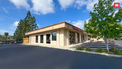 650-728 N Moorpark Rd, Thousand Oaks, CA à louer Photo de l’immeuble– Image 2 sur 5
