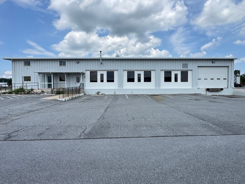 14515 Industry Dr, Hagerstown, MD à louer - Photo de l’immeuble – Image 2 sur 6