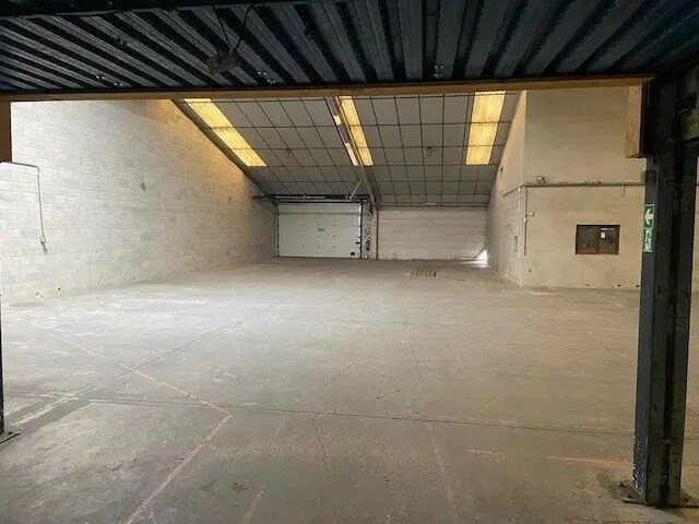 Local d’activités dans Couchey à louer - Photo de l’immeuble – Image 3 sur 5