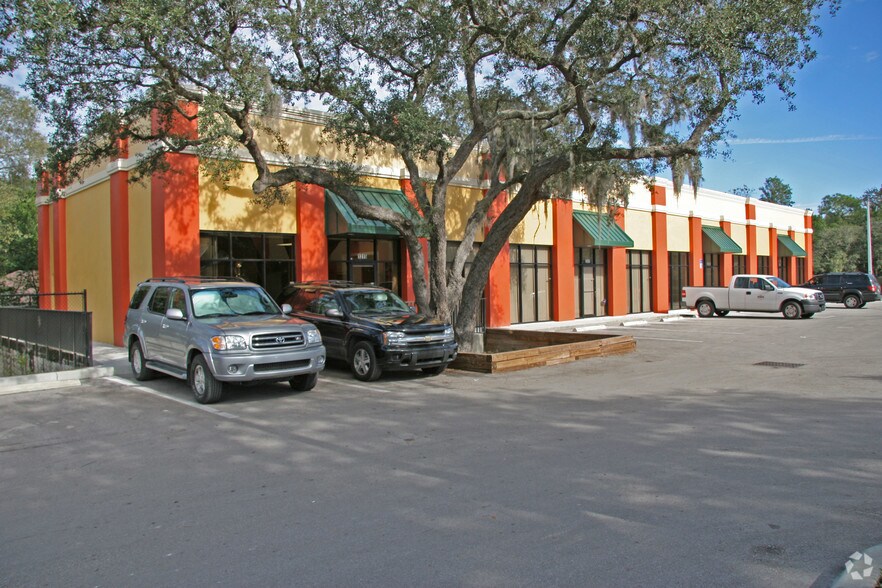 1315-1321 N Kingsway Ave, Tampa, FL à louer - Photo principale – Image 1 sur 9