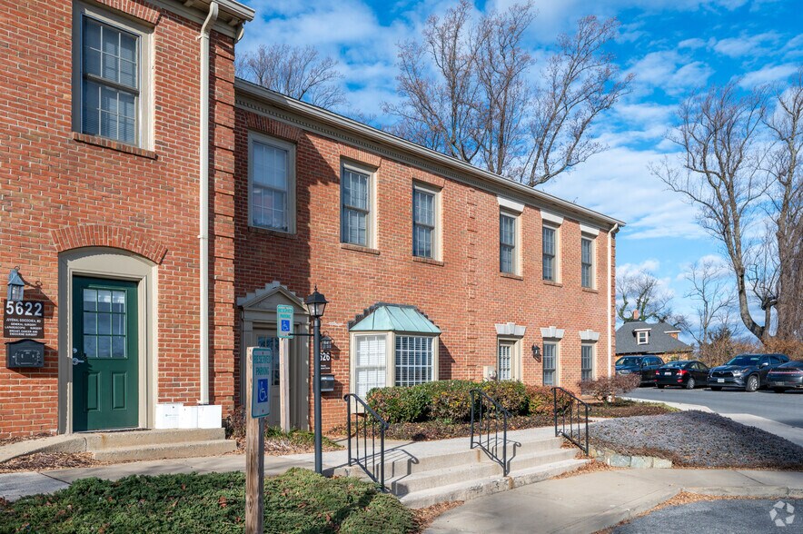 5602-5654 Shields Dr, Bethesda, MD à louer - Photo de l’immeuble – Image 3 sur 26