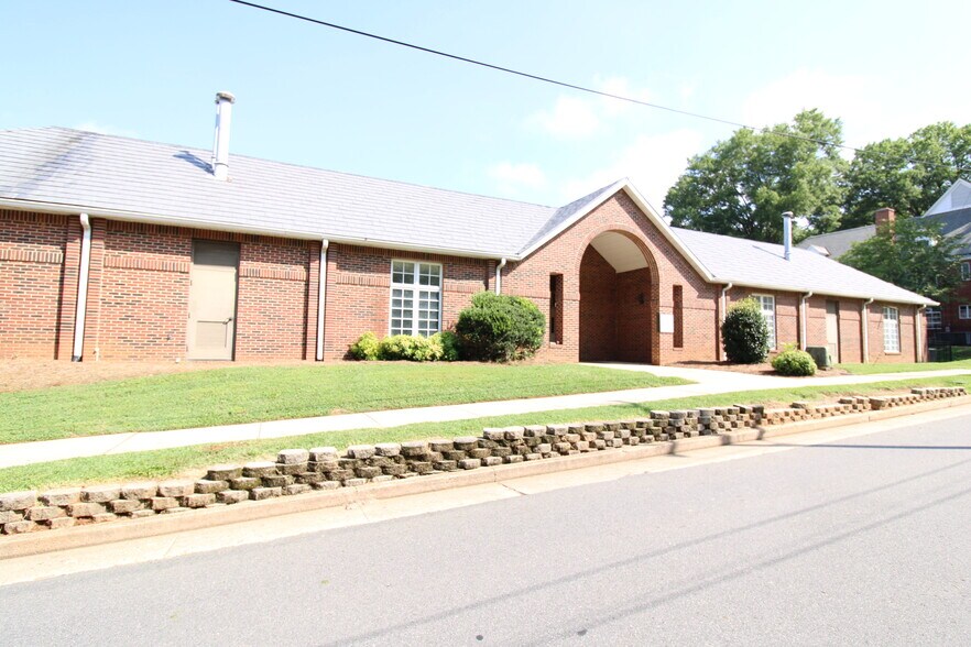 50 Donnie Ave NW, Concord, NC à louer - Photo principale – Image 1 sur 16
