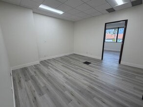 337 N Vineyard Ave, Ontario, CA à louer Photo intérieure– Image 2 sur 3