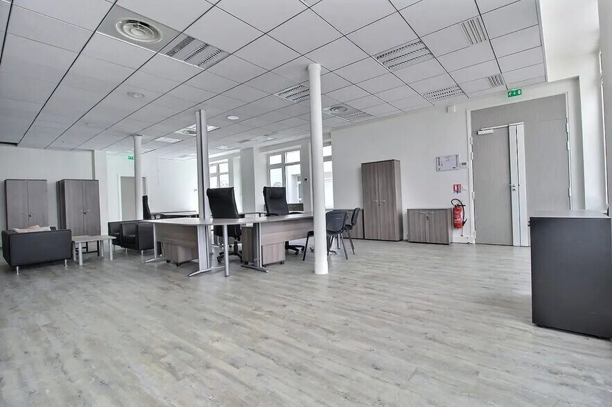 50 Rue De Paradis, Paris à louer - Photo de l’immeuble – Image 2 sur 8