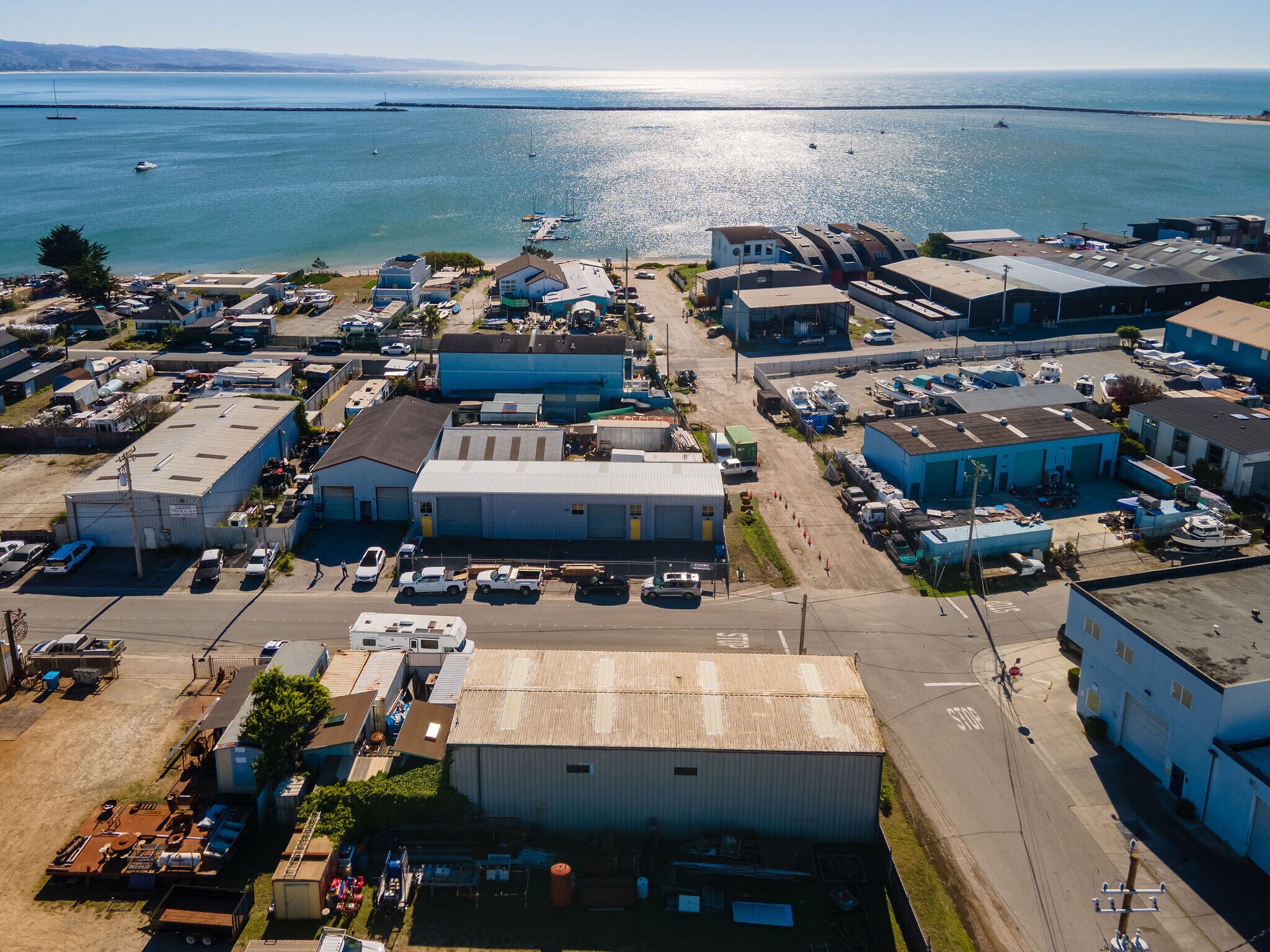 207 Harvard Ave, Half Moon Bay, CA à vendre Photo de l’immeuble– Image 1 sur 38