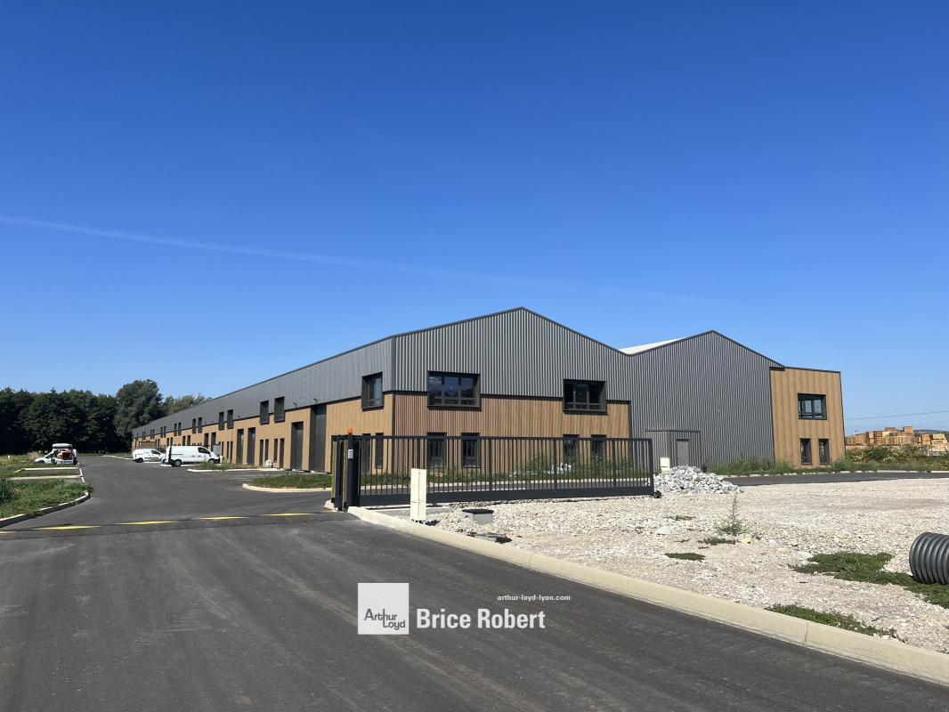 225 Avenue Des Marronniers, Bourgoin-Jallieu à vendre Photo de l’immeuble– Image 1 sur 8