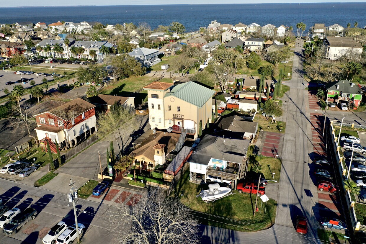 509 8th St, Kemah, TX à vendre Photo de l’immeuble– Image 1 sur 15