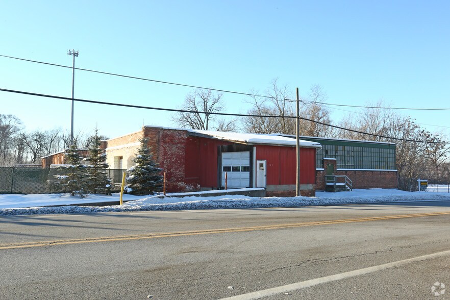 303-311 W Michigan Ave, Clinton, MI à vendre - Photo de l’immeuble – Image 3 sur 4