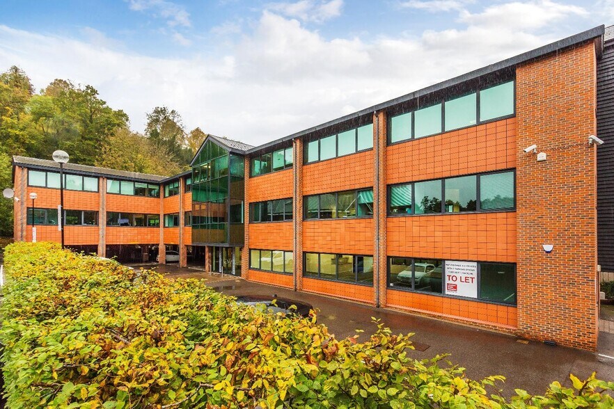 Mill Ln, Godalming à louer - Photo de l’immeuble – Image 1 sur 2