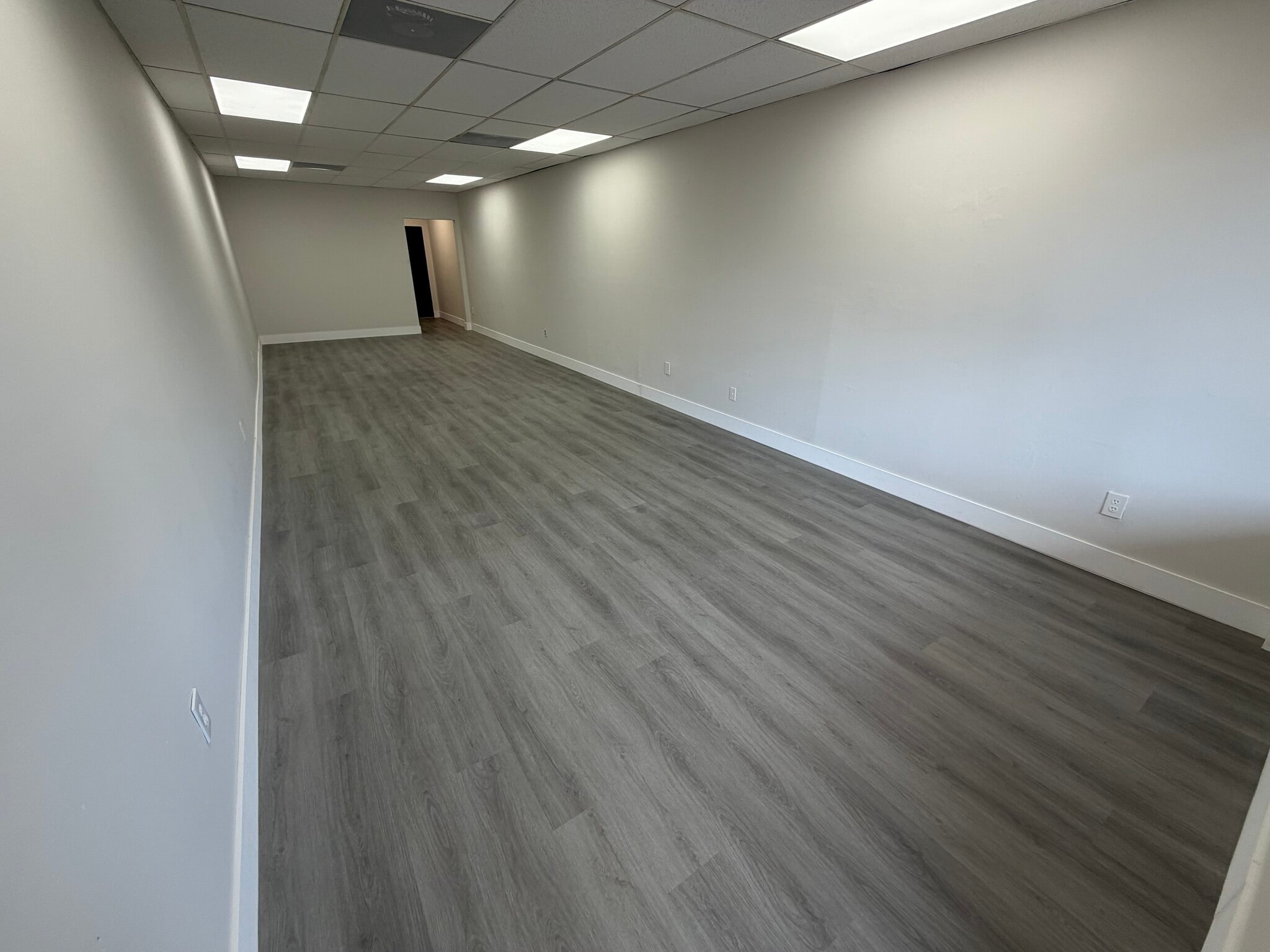6890 W Flagler St, Miami, FL à louer Photo intérieure– Image 1 sur 5