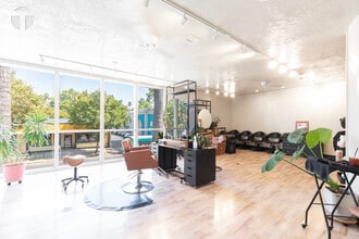 2612 J St, Sacramento, CA à louer Photo intérieure– Image 1 sur 6