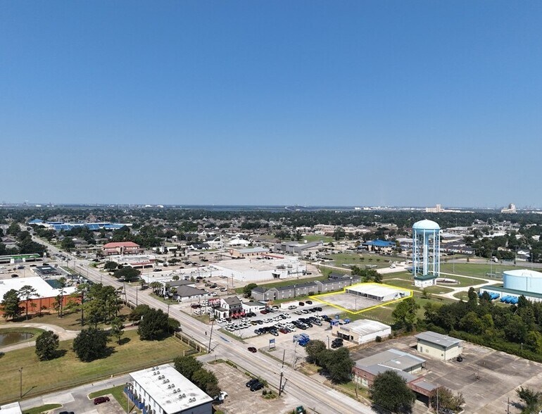 1600 W McNeese St, Lake Charles, LA à louer - Photo de l’immeuble – Image 2 sur 4