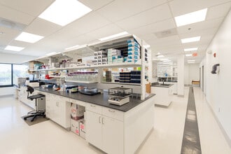 704 Quince Orchard Rd, Gaithersburg, MD à louer Photo intérieure– Image 1 sur 11