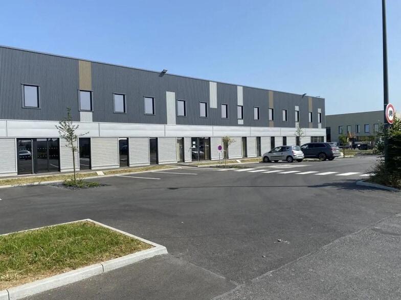 Bureau dans Ifs à vendre - Photo de l’immeuble – Image 1 sur 2