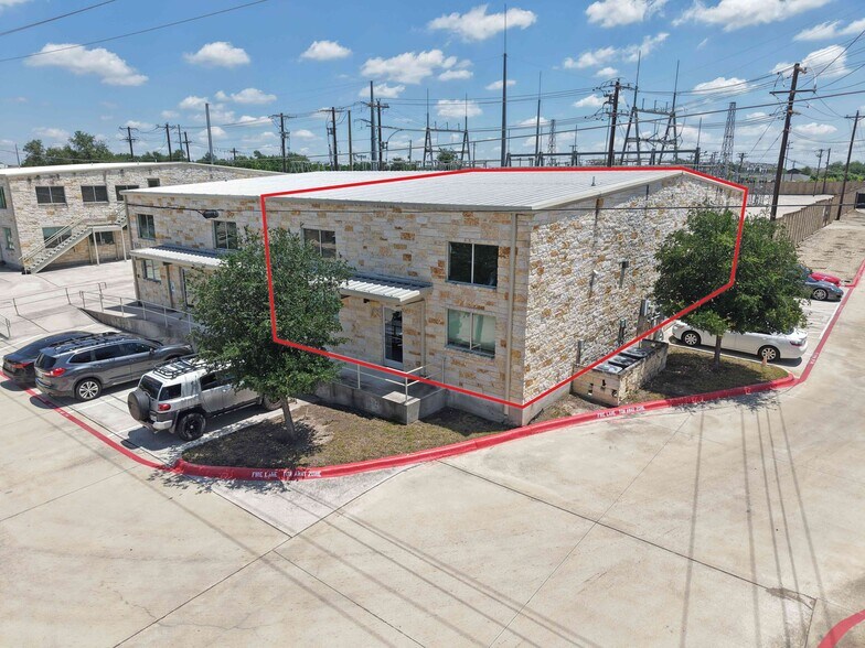 2000 Windy Ter, Cedar Park, TX à louer - Photo de l’immeuble – Image 3 sur 9