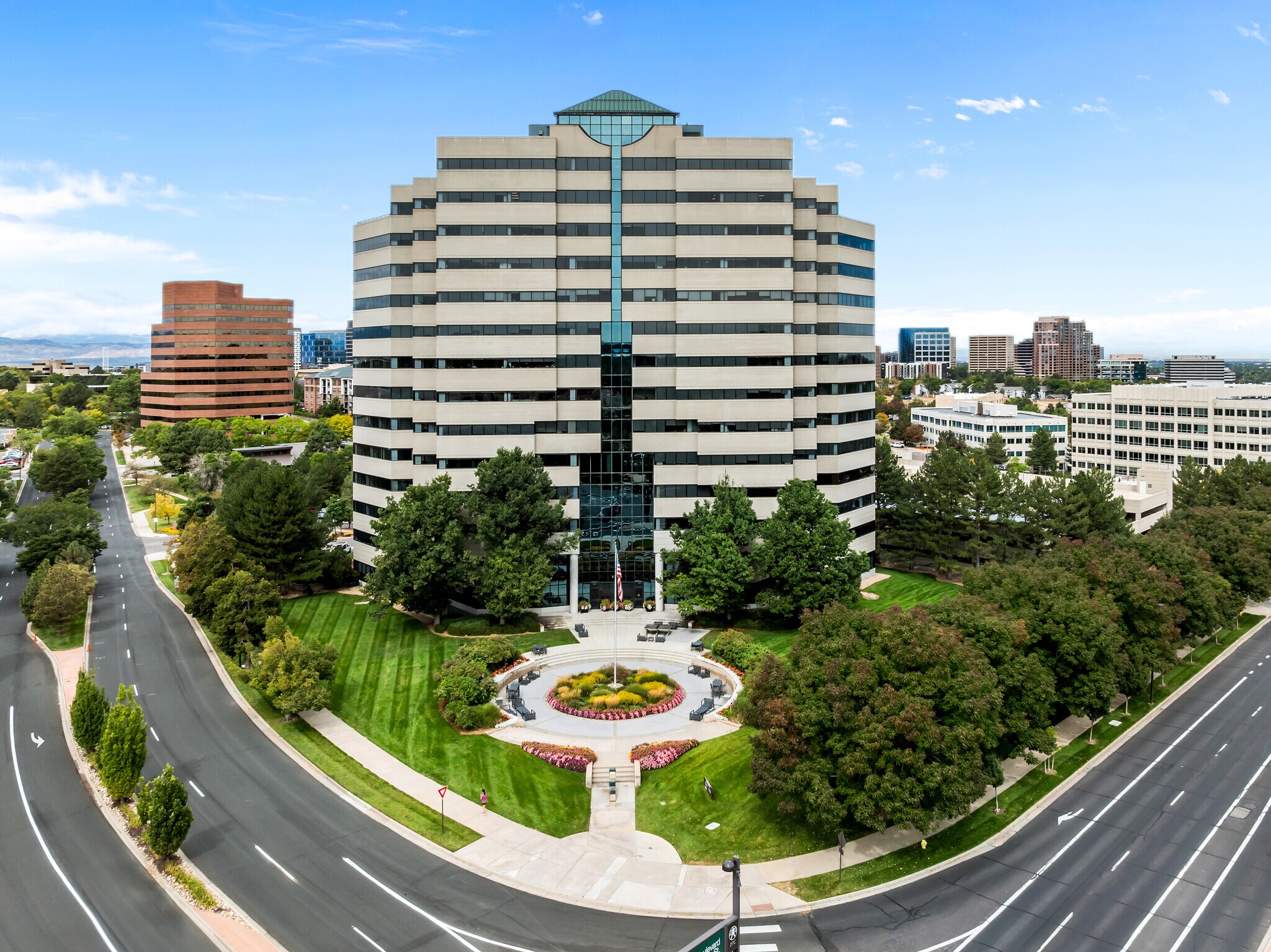 5299 Dtc Blvd, Greenwood Village, CO à louer Photo de l’immeuble– Image 1 sur 13