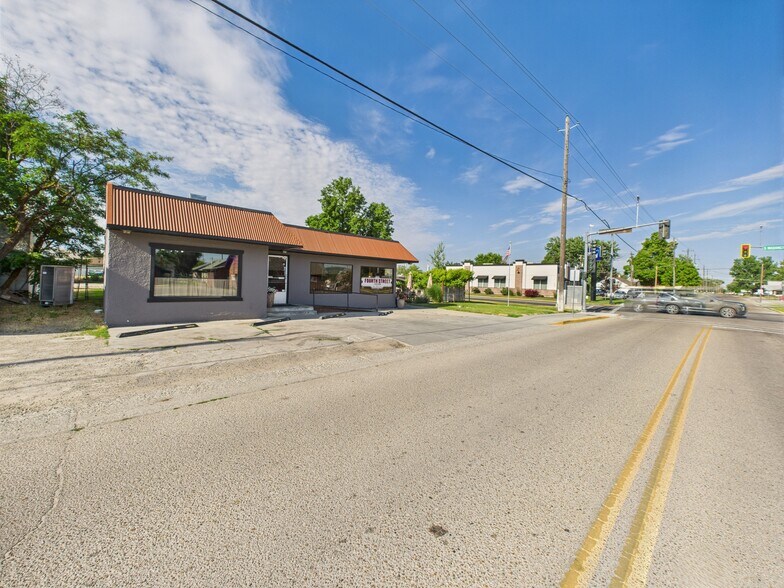 105 E 4th St, Emmett, ID à vendre - Photo de l’immeuble – Image 1 sur 57