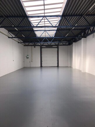 Plus de détails pour Blundells Rd, Milton Keynes - Industriel/Logistique à louer