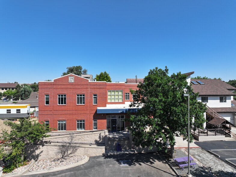 5878 S Rapp St, Littleton, CO à louer - Photo de l’immeuble – Image 2 sur 69